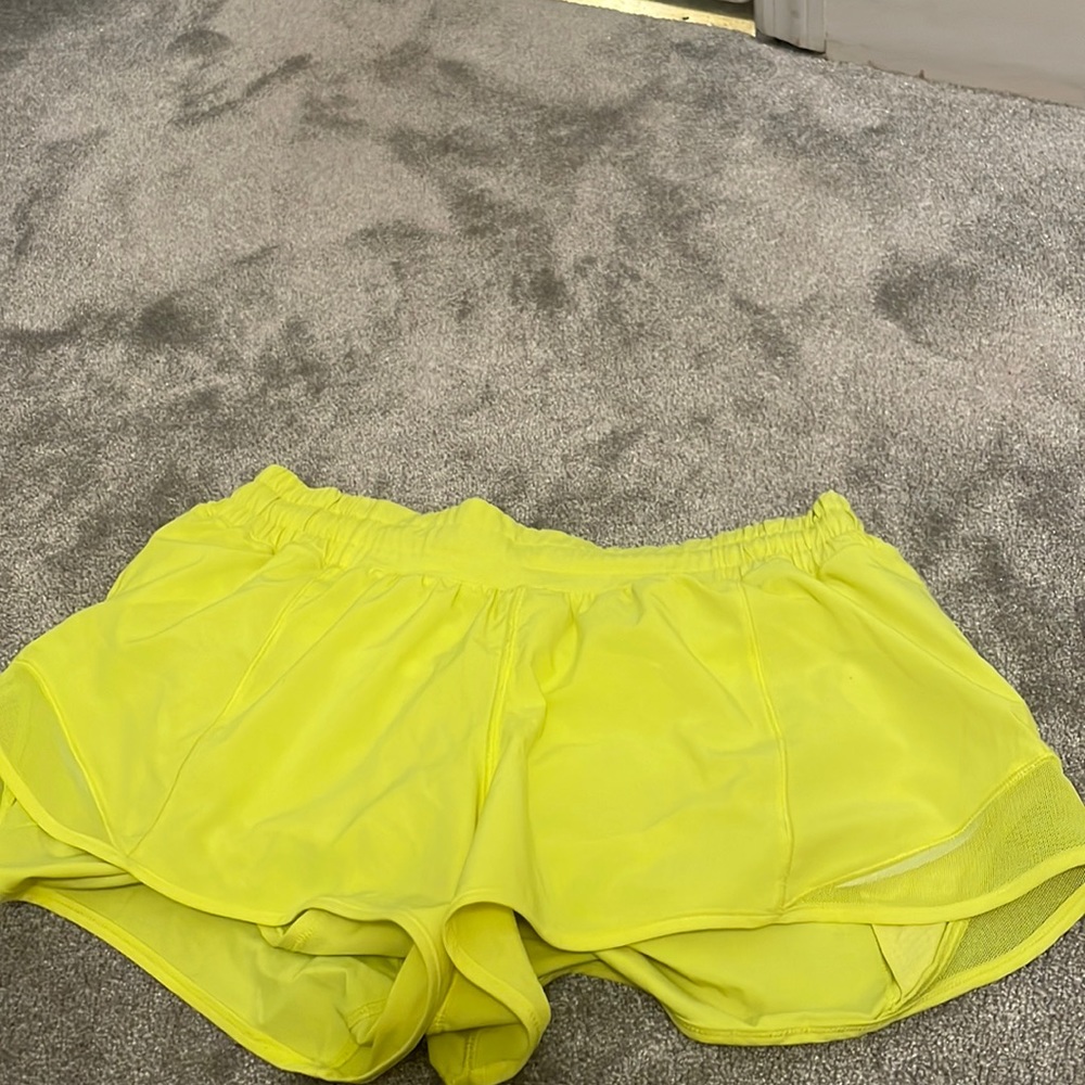 lululemon hotty hot LR short size 8